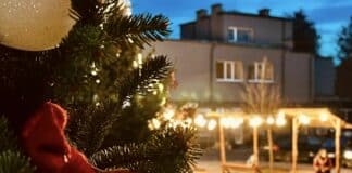 Коледни светлини