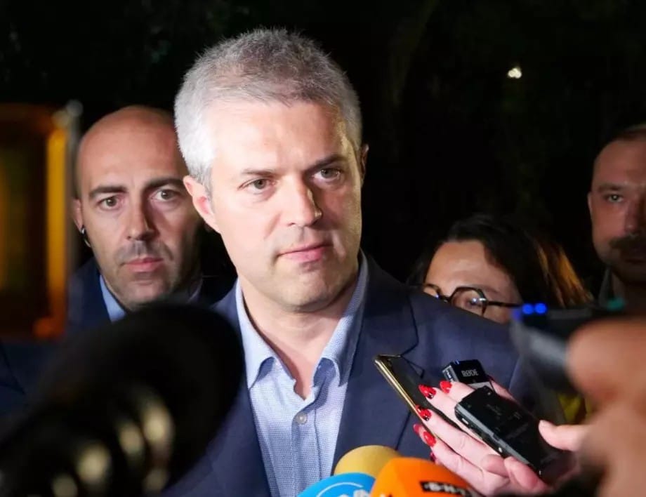 Обявявам край на времето на привилегированите бизнесмени и преписките с