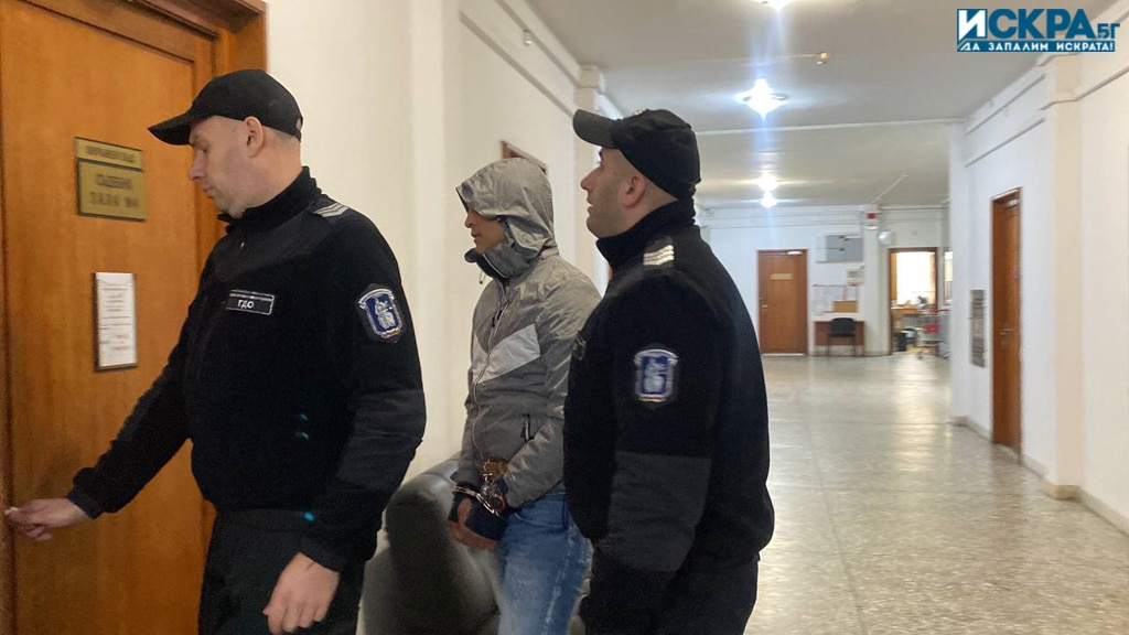 Мишо Асенов Снимка Искра бг
В този час в Окръжният съд в
