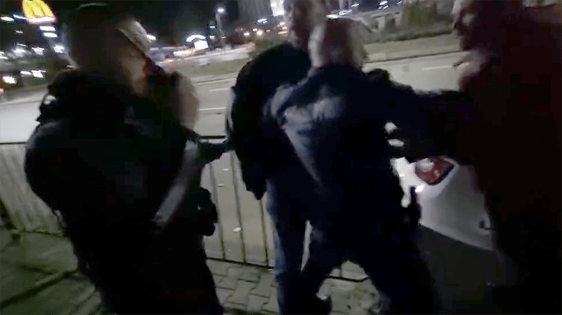 Полицейско насилие Снимка Скрийншот от видео на Виктор Иванов във