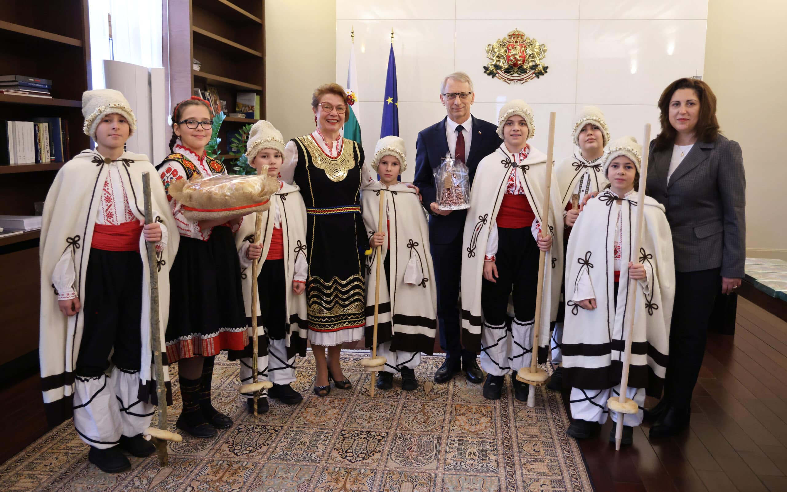 Промените в Конституцията бюджетът политиките свързани с добрите знаци за