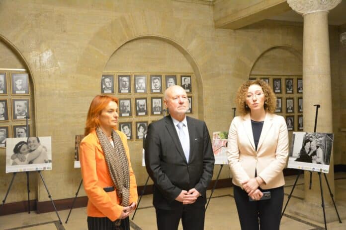 Откриване на фотоизложба