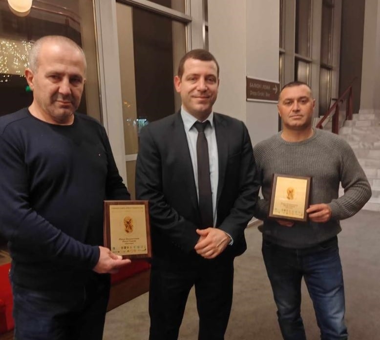 Двама служители от Второ РУ Стара Загора получиха плакети за добротворство