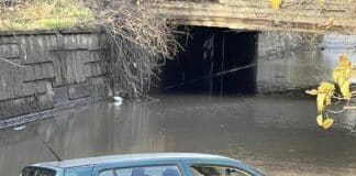 Потъналата кола