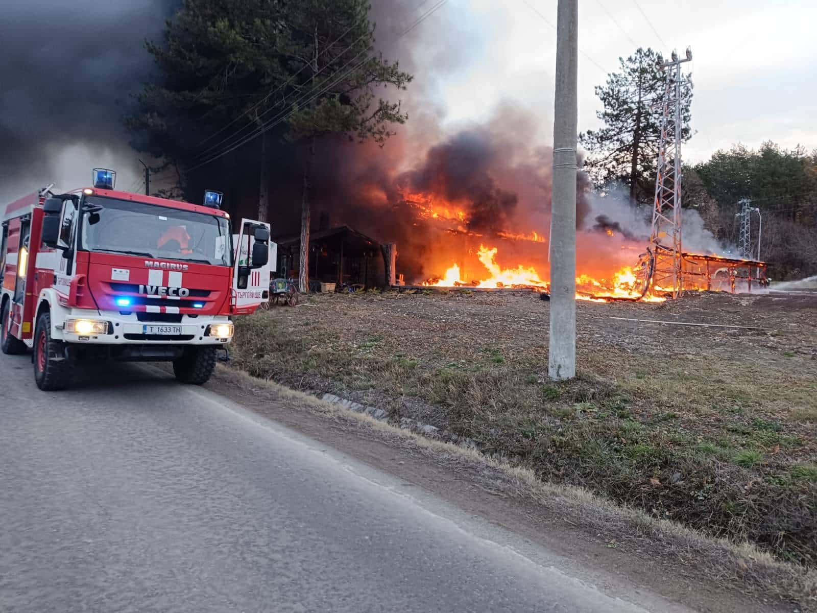 Пенсионер е пострадал при пожар до Раднево, съобщиха от ОДМВР-Стара