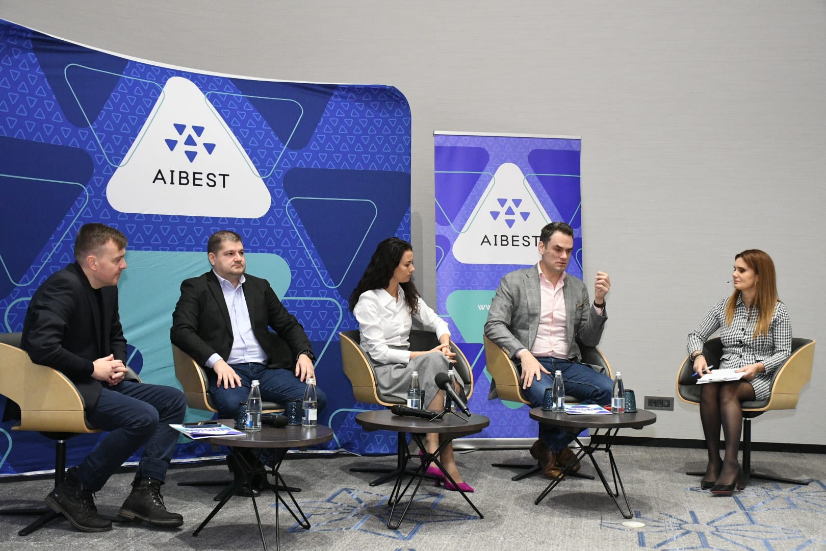 Технологичният сектор и индустрията на изнесените услуги продължават да растат