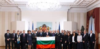 Президентът и участниците в церемонията