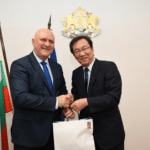 Проф. Галин Цоков и посланикът на Япония в България Н.Пр. Мичигами Хисаши