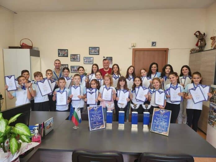 Четирикратни първенци