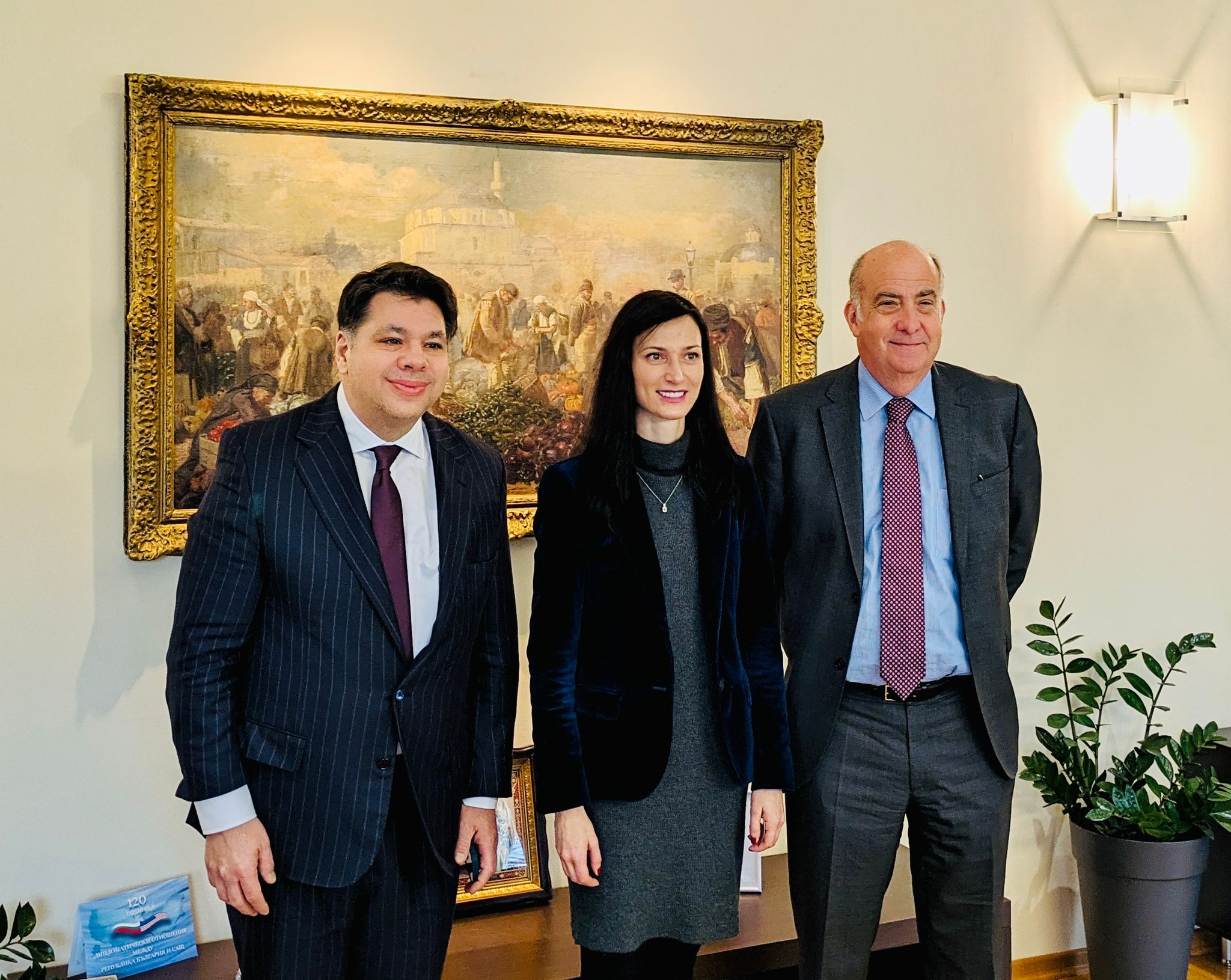 Вицепремиерът Мария Габриел се срещна с посланиците на САЩ в