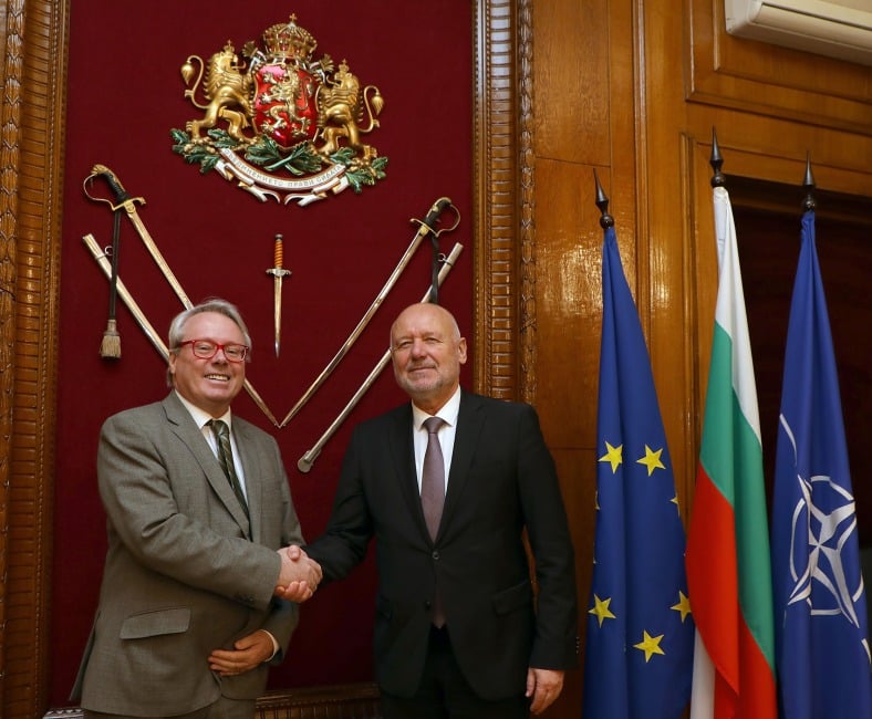Министърът на отбраната Тодор Тагарев проведе среща с Н Пр