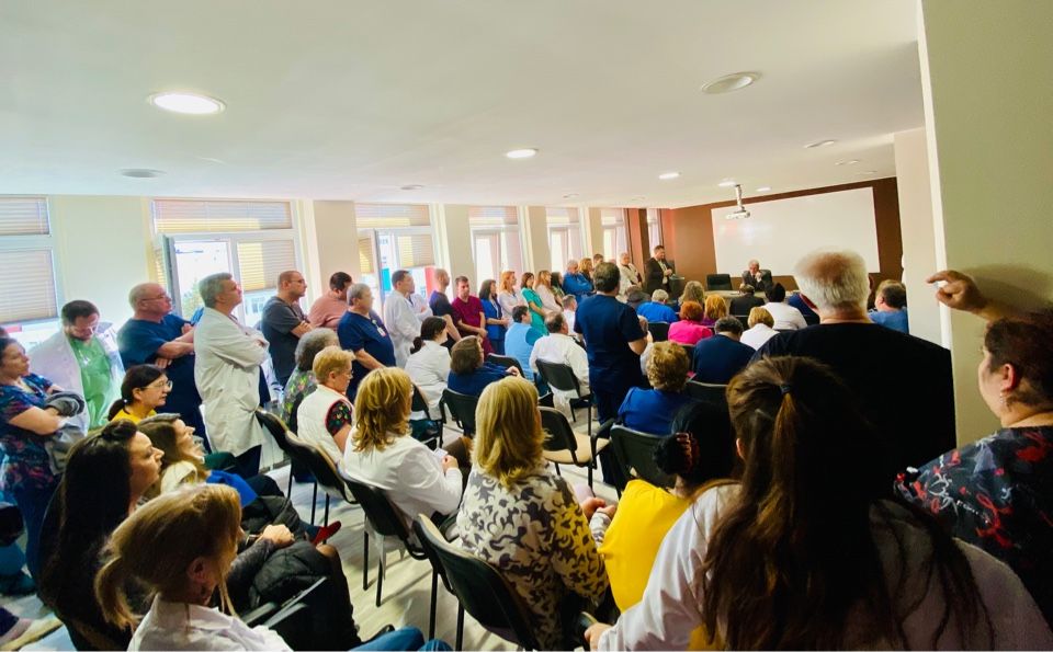 Медицинският съвет Съветът по здравни грижи служители и ръководството на