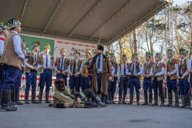 Фестивал "Ямболски коледарски буенек"