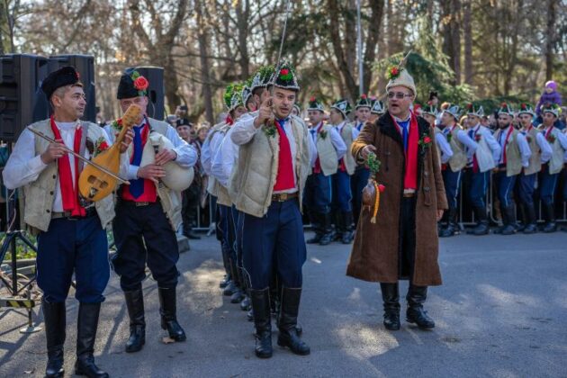 Фестивал "Ямболски коледарски буенек"