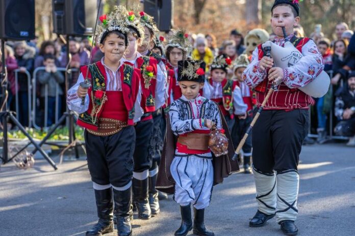 Фестивал "Ямболски коледарски буенек"