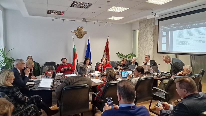 Повече от 20 решения бяха взети по време на последното