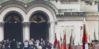 Освещаване на бойните знамена