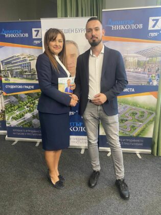 Йордан Вълев с проф. Севдалина Турманова