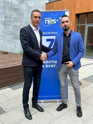 Йордан Вълев с кмета Димитър Николов