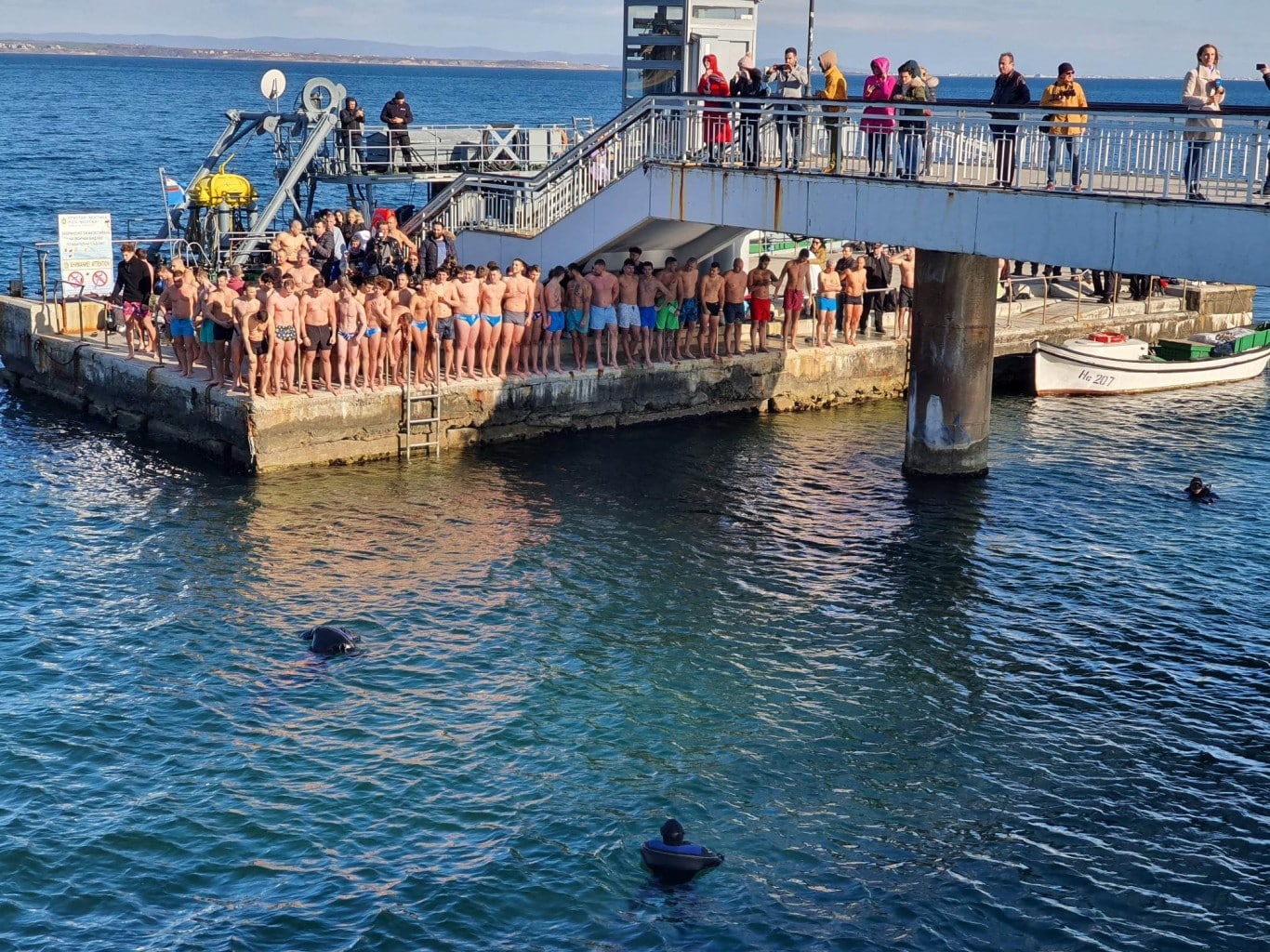 Десетки са желаещите да премерят сили в ритуала по Спасяването