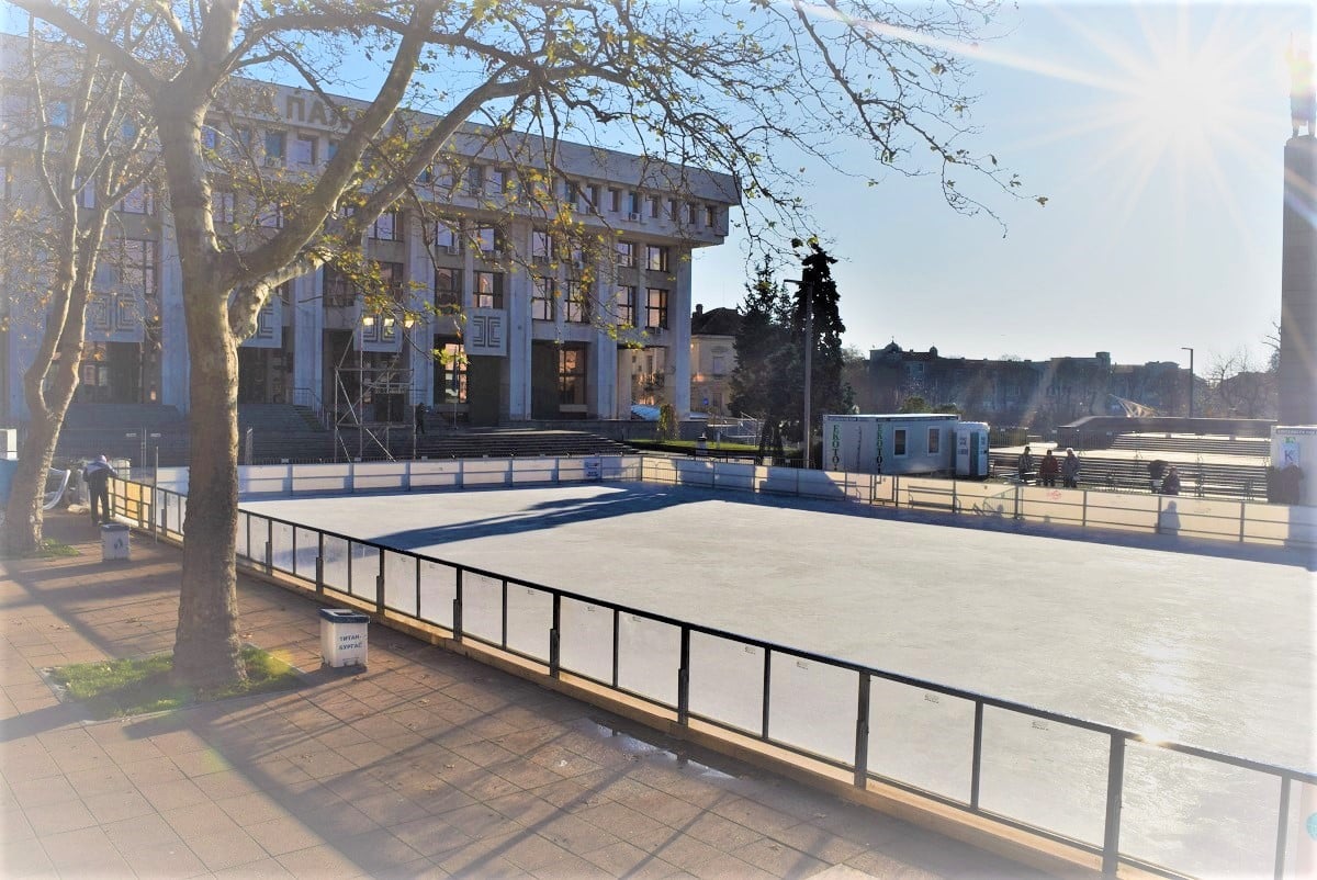 Ледената пързалка Снимка Община Бургас
В редакцията на Искра бг постъпи сигнал