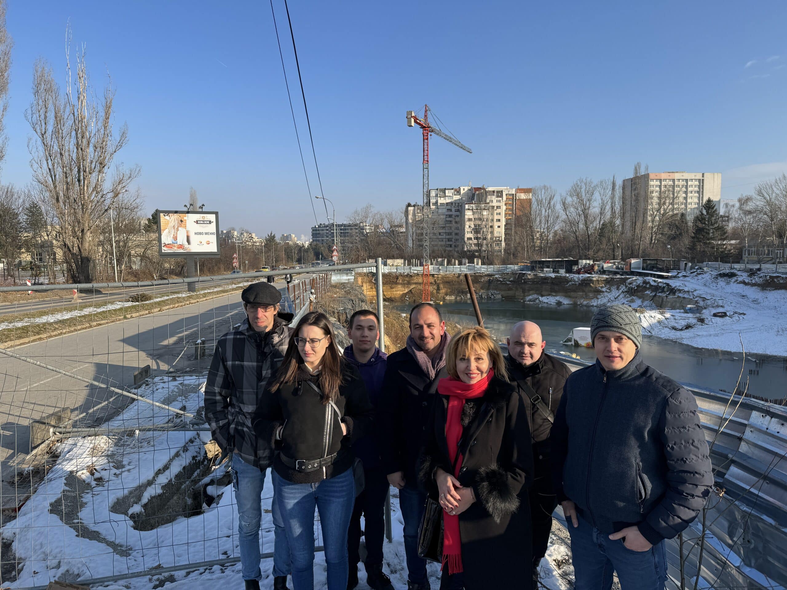 Дойдохме днес тук не само за да покажем ледената пързалка