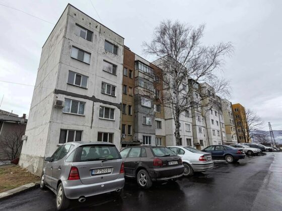 Жилищна сграда