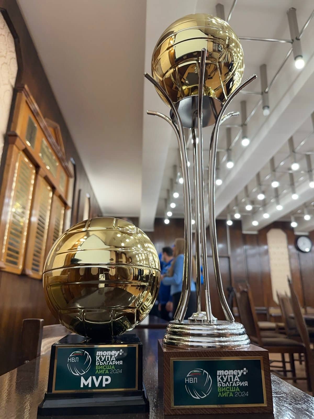 Кметът на община Русе Пенчо Милков награди волейболистите от Дунав