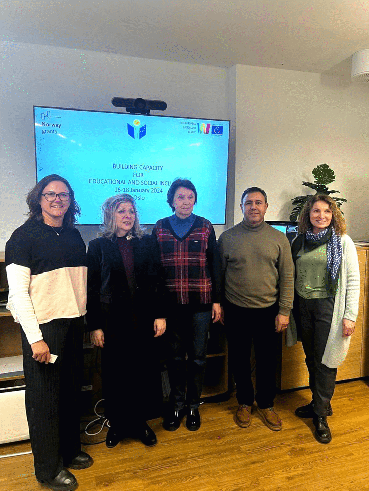 Образователни медиатори учители и директори на детски градини от 11