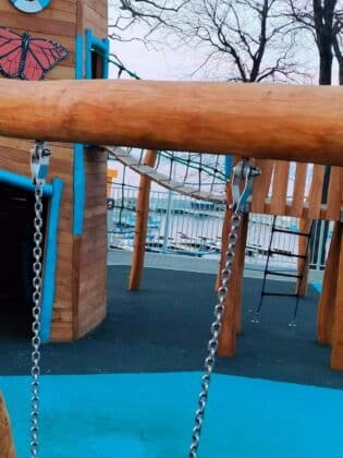 Детска площадка в кв. "Крайморие"