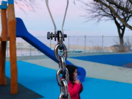 Детска площадка в кв. "Крайморие"