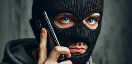 Телефонна измама