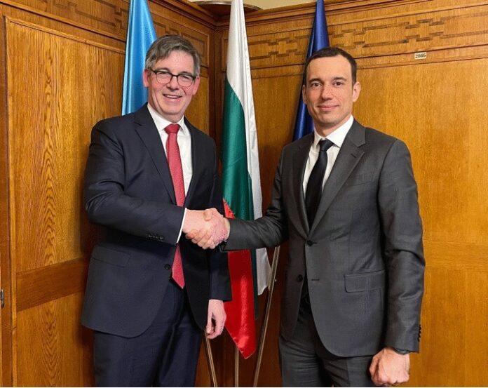 Н.Пр. Симон ван дер Бург и Васил Терзиев