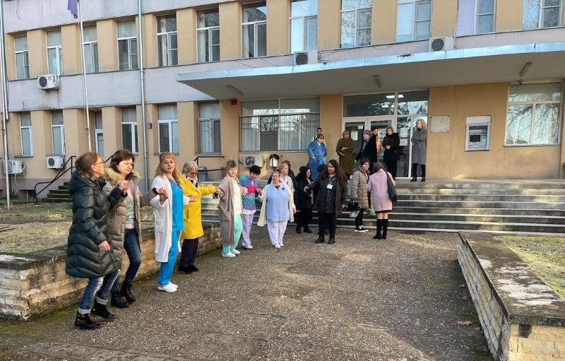 На 21 януари отдаваме почит на акушерките и лекарите които