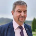 Д-р Юлиян Петров