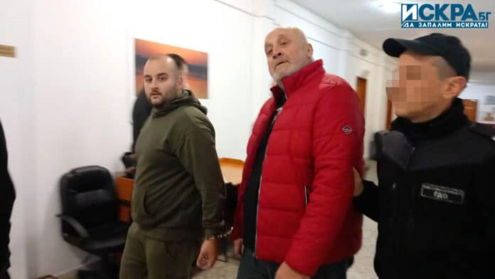 Задържани