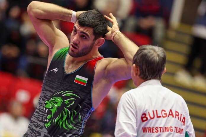 Айк Мнацаканян