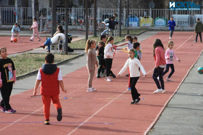 Деца, ученици