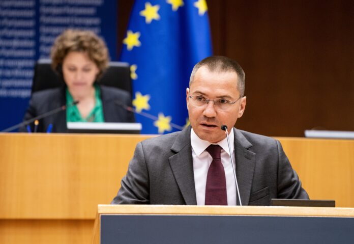 Ангел Джамбазки