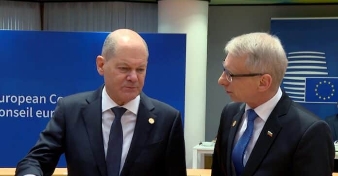 Канцлерът Олаф Шолц и акад. Николай Денков