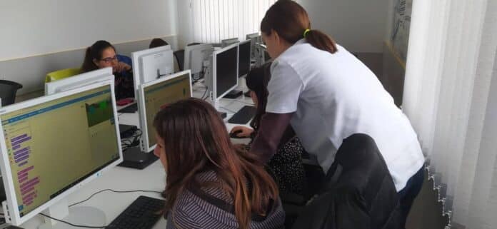 Компютърна зала