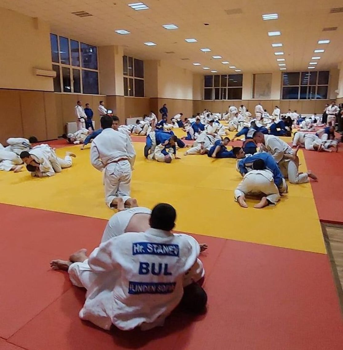 Днес започна лагера за кадети по джудо в столичната зала