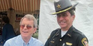 Майк Деуайн, шериф Дан МакКлеланд и Мидж