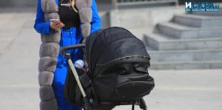 Майка с дете, майчинство