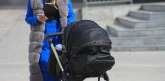 Майка с дете, майчинство