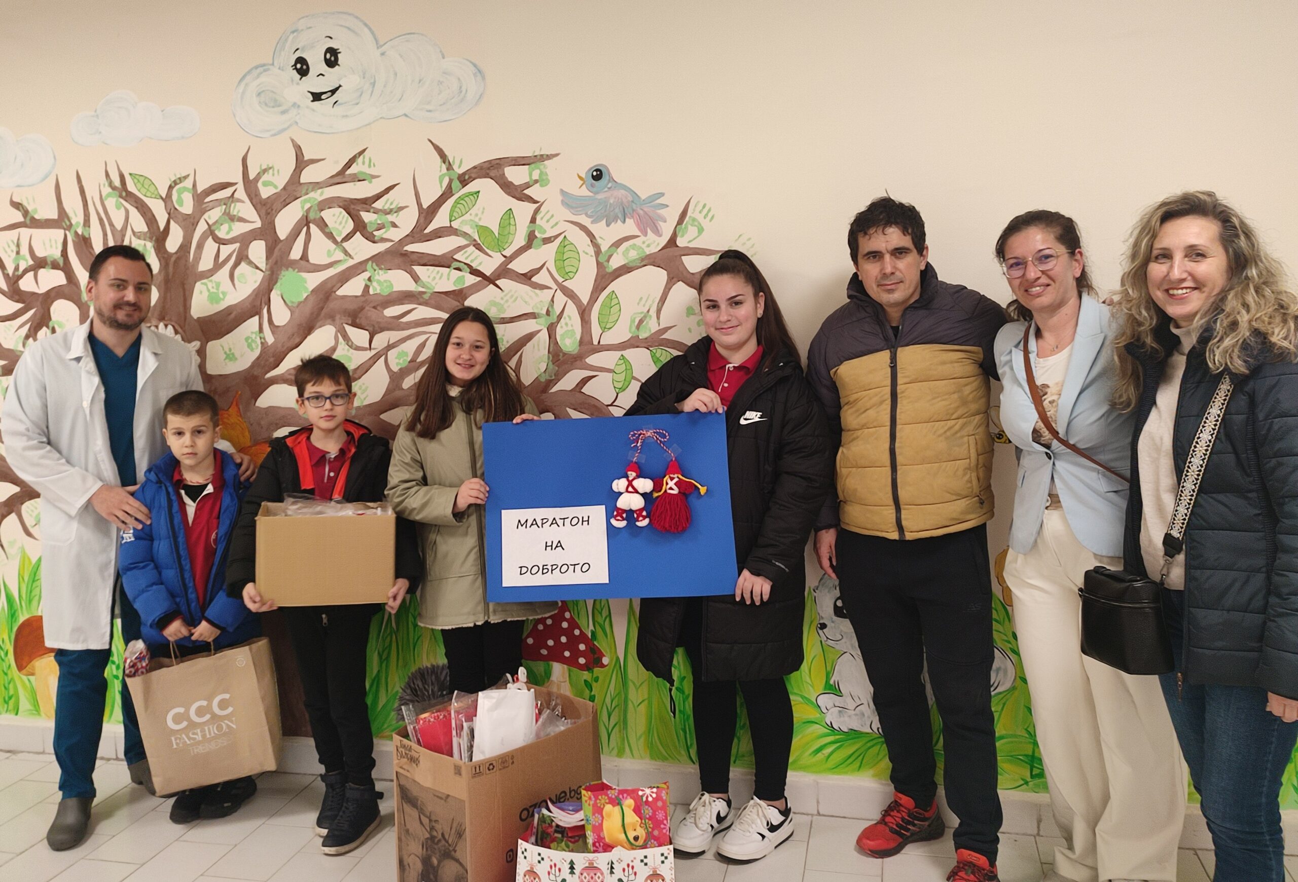 Ученици от бургаското ОУ Елин Пелин сътвориха 1000 мартеници и