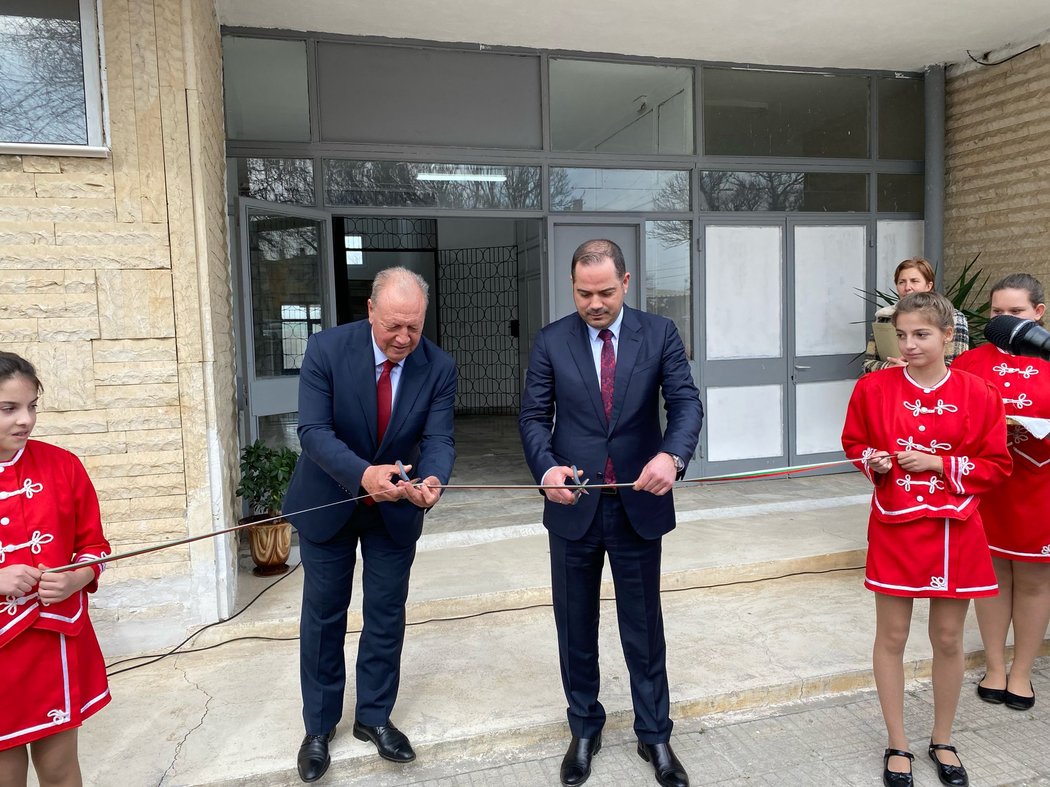 На кратка церемония днес министър Калин Стоянов обяви официалното възстановяване