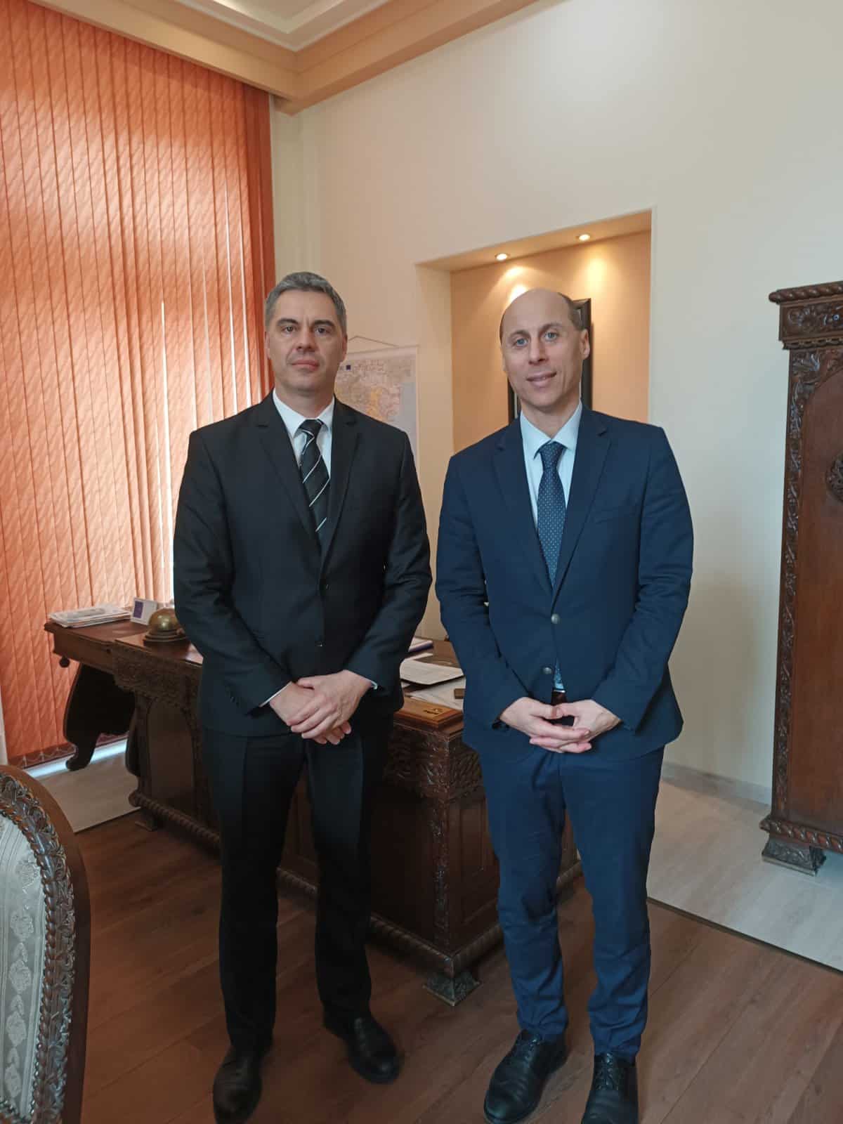 Областният управител на Бургас Пламен Янев днес прие посланика на