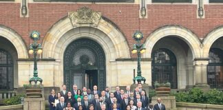 Подписването