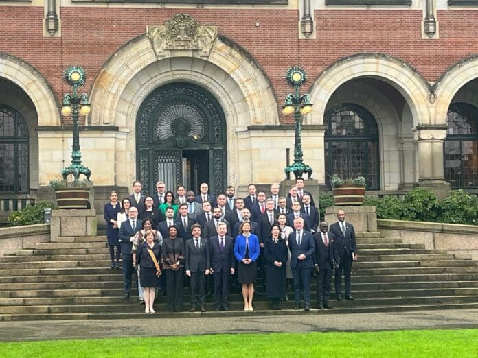 Подписването